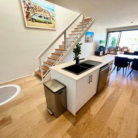Апартаменти Luxury St Kilda Townhouse In The Sky Мельбурн Екстер'єр фото