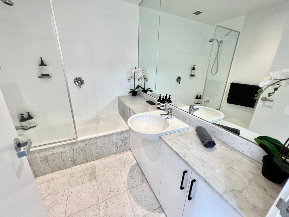 Апартаменти Luxury St Kilda Townhouse In The Sky Мельбурн Екстер'єр фото